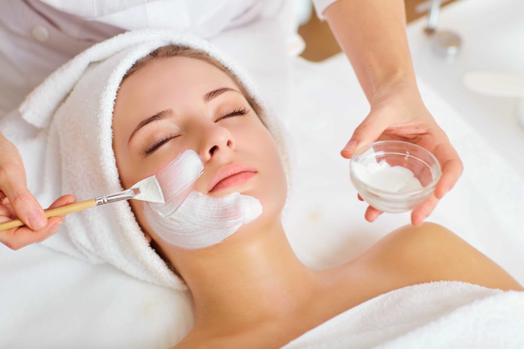 What are the Benefits of a Customized Facial