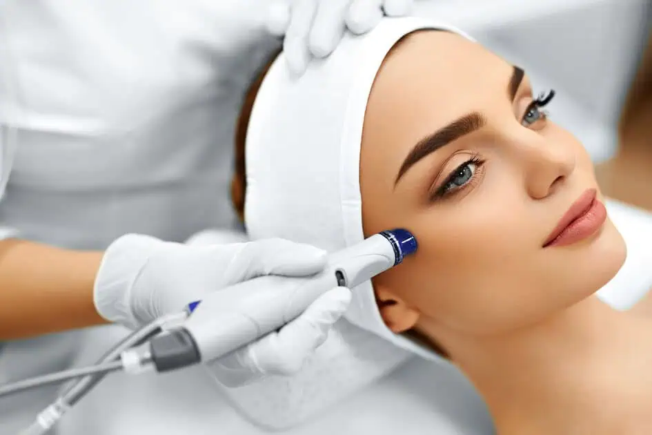 Microneedling, microneedling treatment, what is microneedling, does microneedling hurt, microneedling services, microneedling benefits, microneedling Liberty Hill, Tx